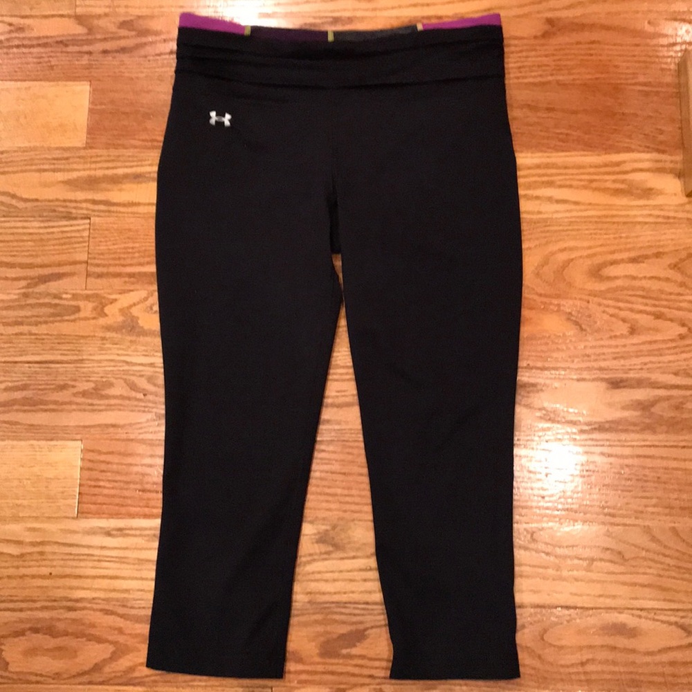 Black yoga pants